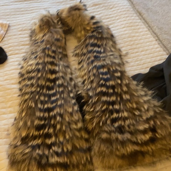 Alice + Olivia gorgeous raccoon vest - Picture 6 of 16